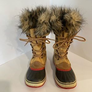 Joan of Arctic Sorel boots